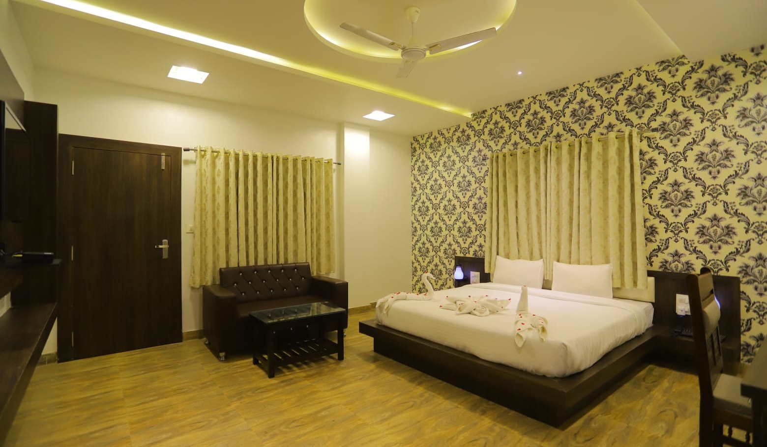 deluxe-room1